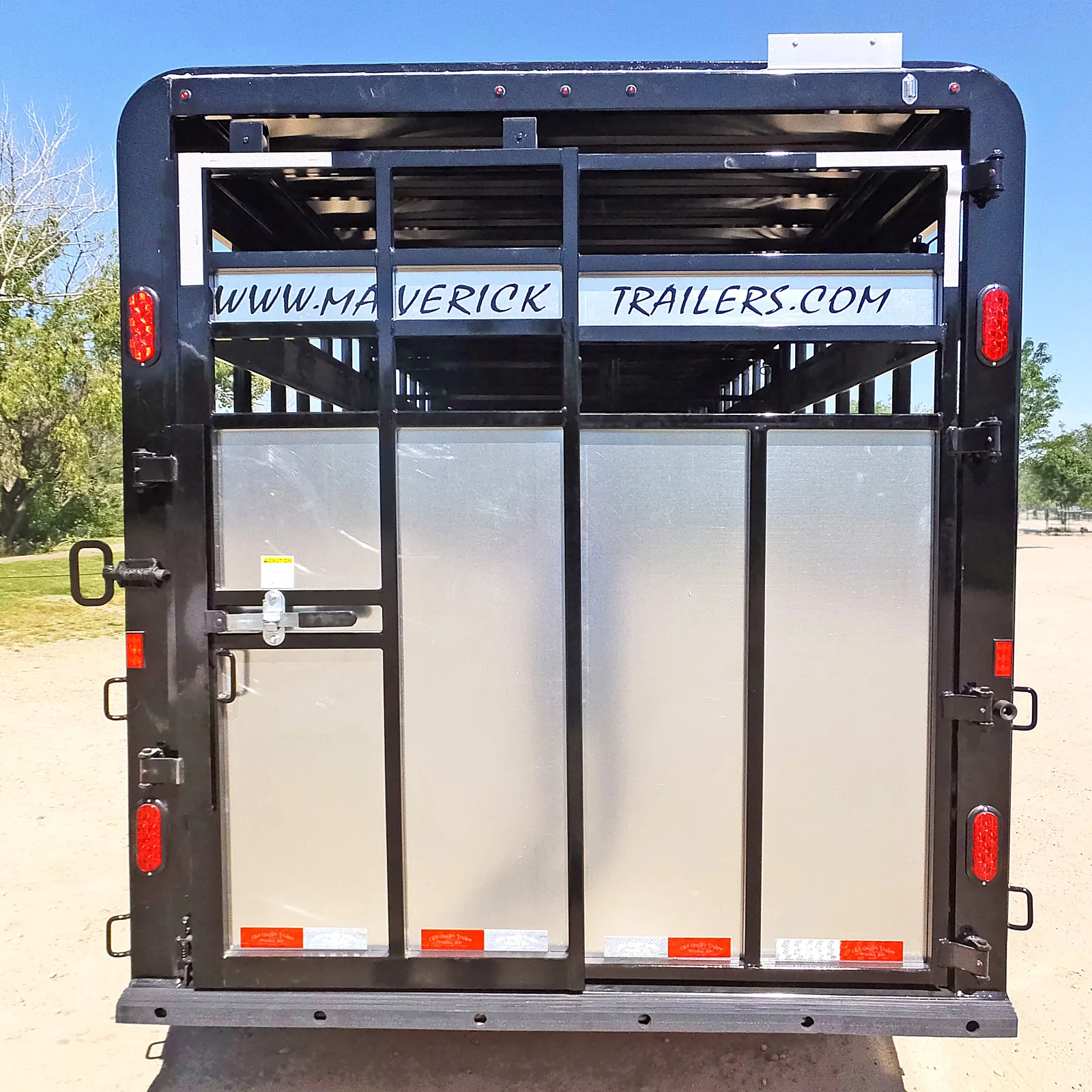 Maverick HD Gooseneck Stock rear gate.